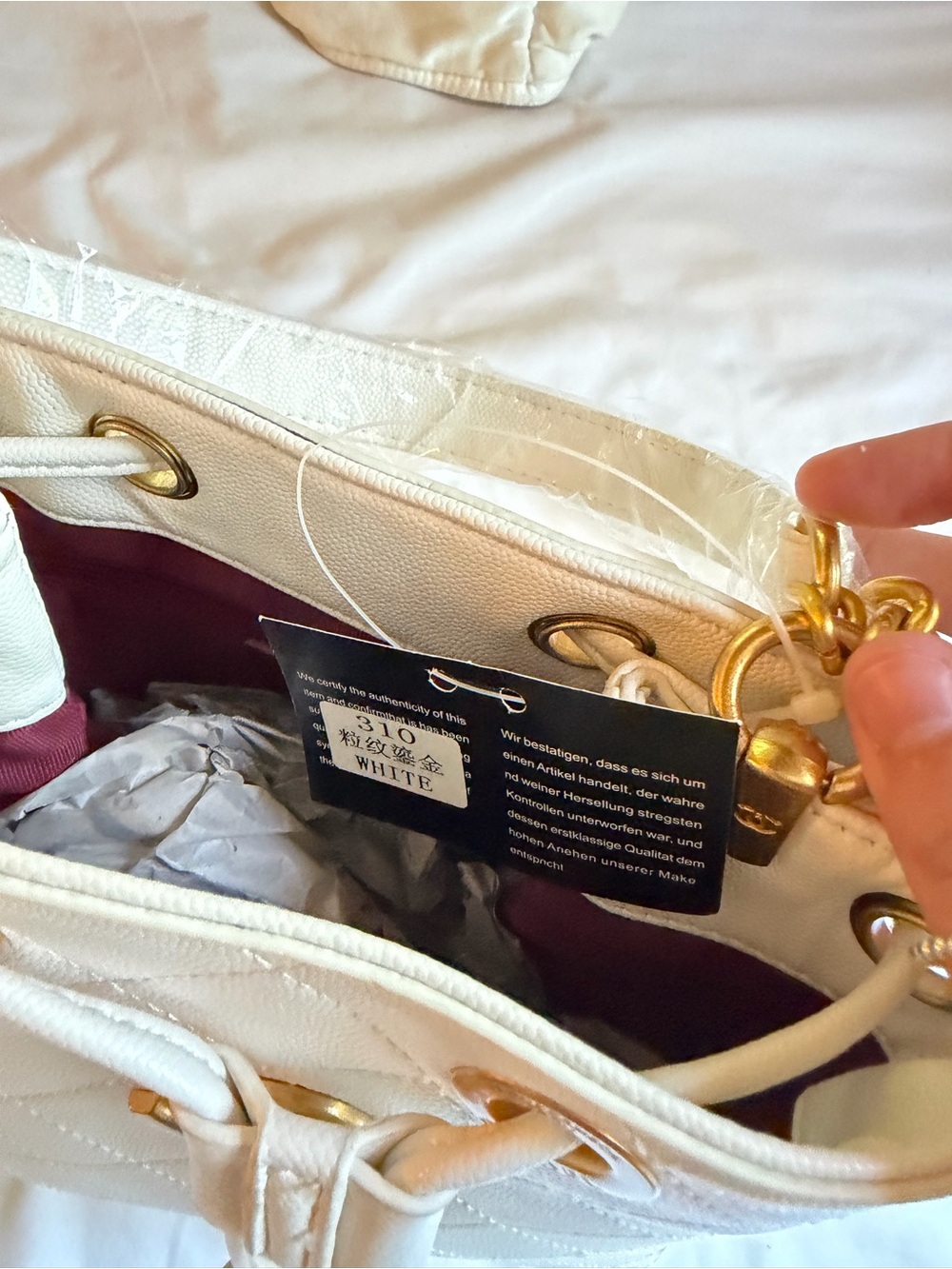 NWT white quilted top handle gold chain drawstring small bucket bag - Picture 5 of 9